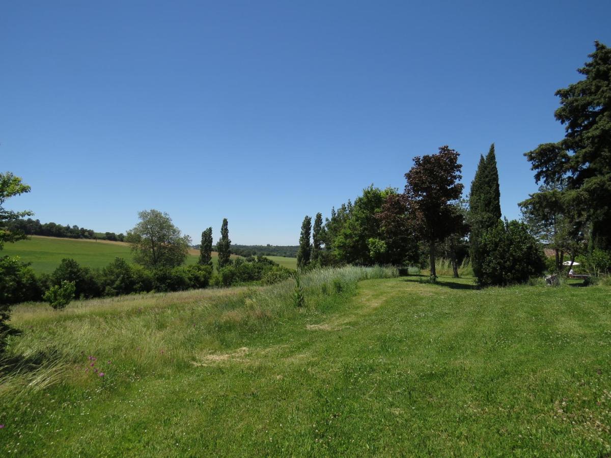 Nature'S Pace Holidays Montmaur  Exterior photo